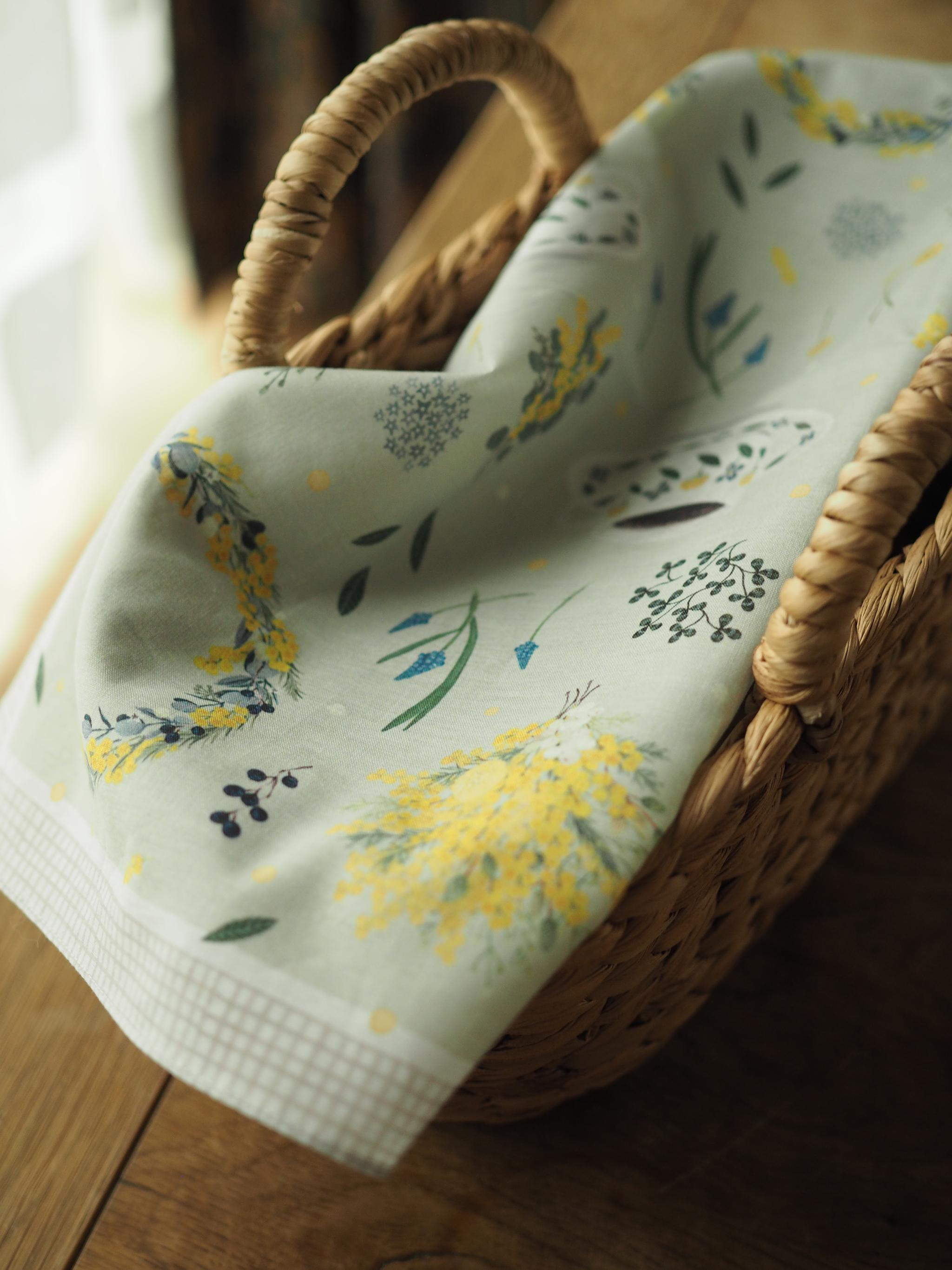 はじまりの季節に、心ほどける彩りを。『ミモザと小さなティータイム』ハンカチ 大判、スカーフにも / コットン100% | 11枚目