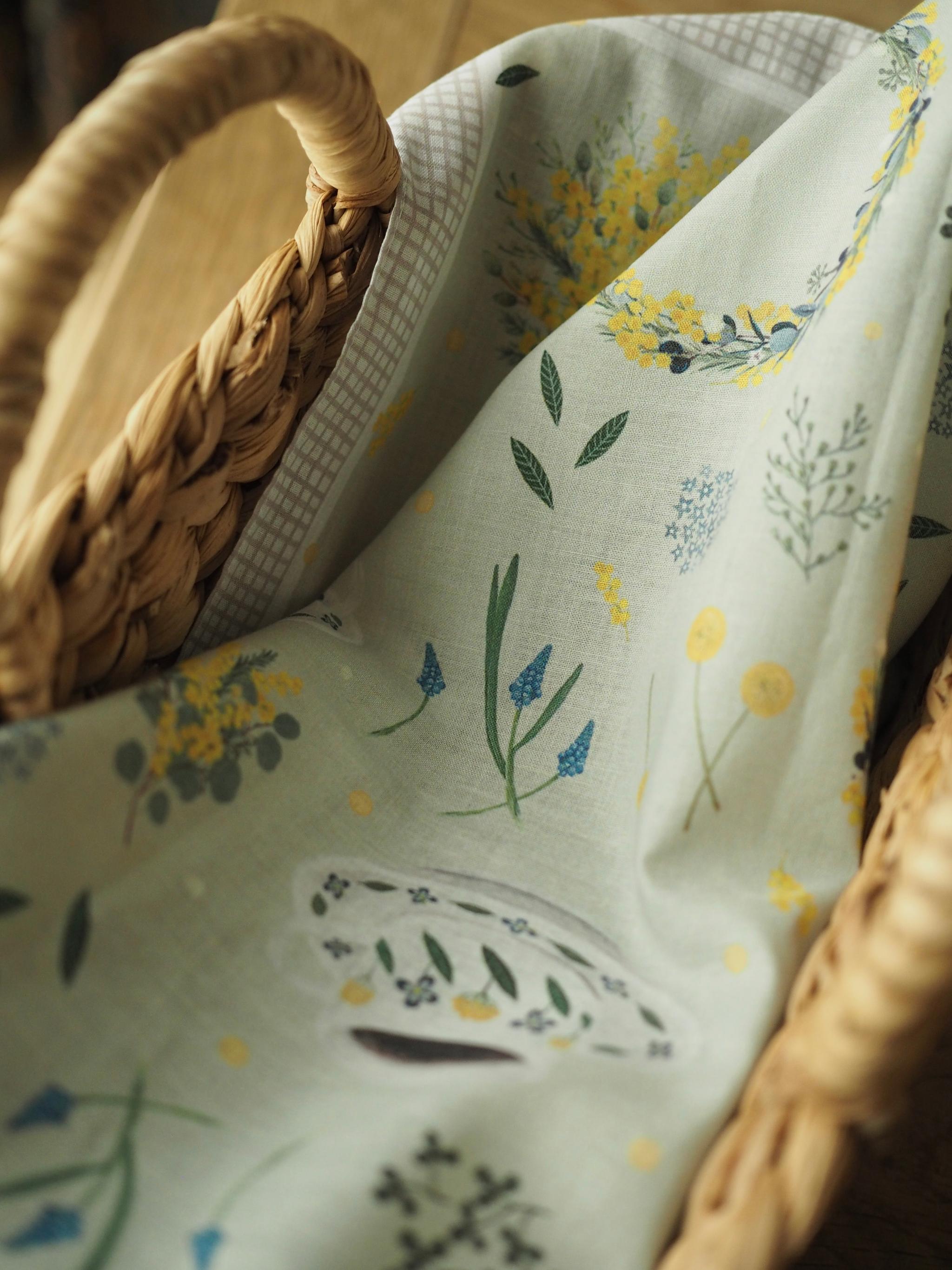 はじまりの季節に、心ほどける彩りを。『ミモザと小さなティータイム』ハンカチ 大判、スカーフにも / コットン100% | 12枚目