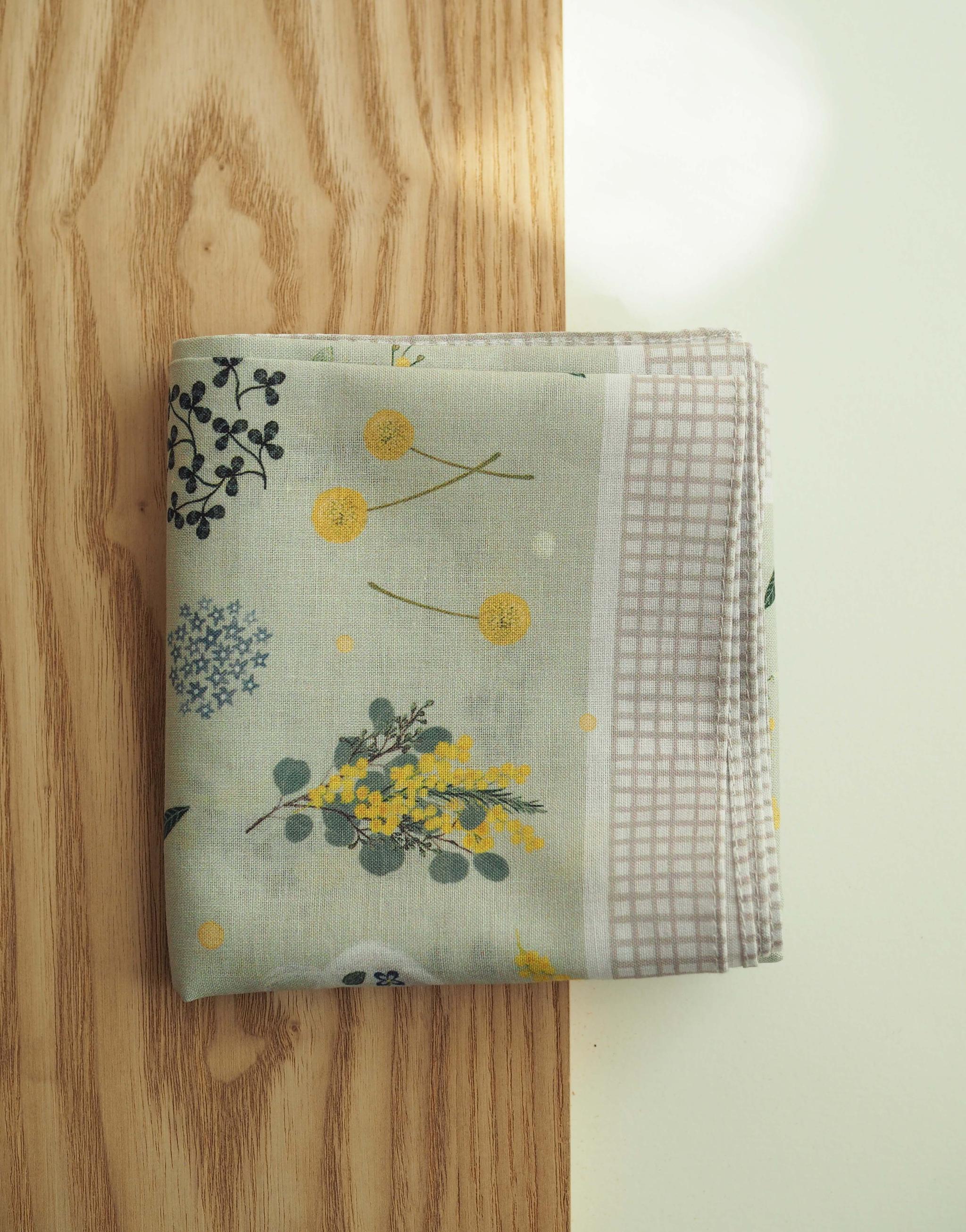 はじまりの季節に、心ほどける彩りを。『ミモザと小さなティータイム』ハンカチ 大判、スカーフにも / コットン100% | 9枚目