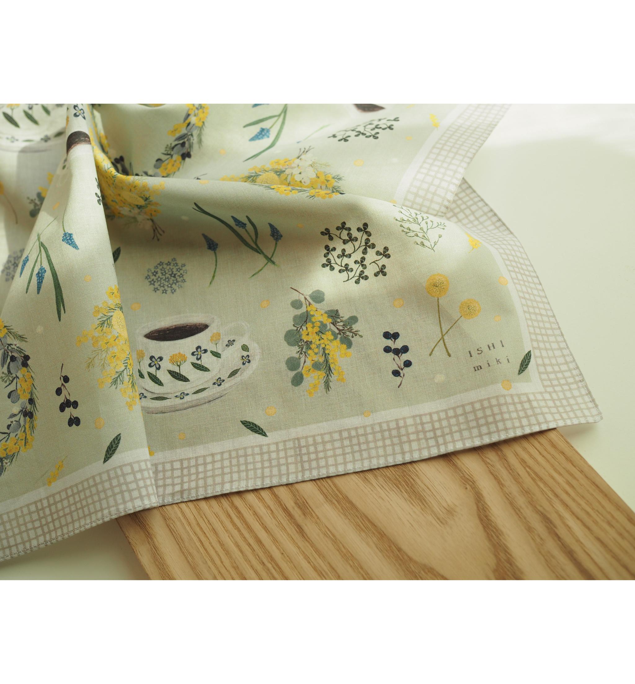 はじまりの季節に、心ほどける彩りを。新作のハンカチを販売中です