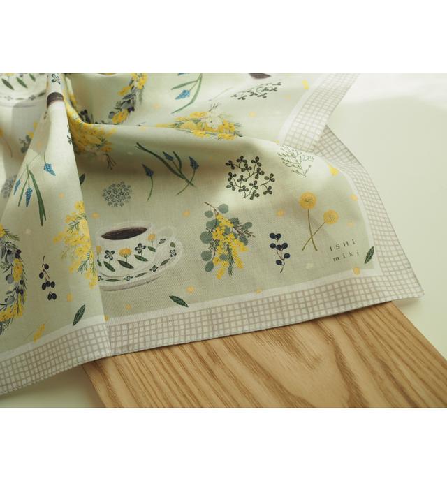 はじまりの季節に、心ほどける彩りを。新作のハンカチを販売中です